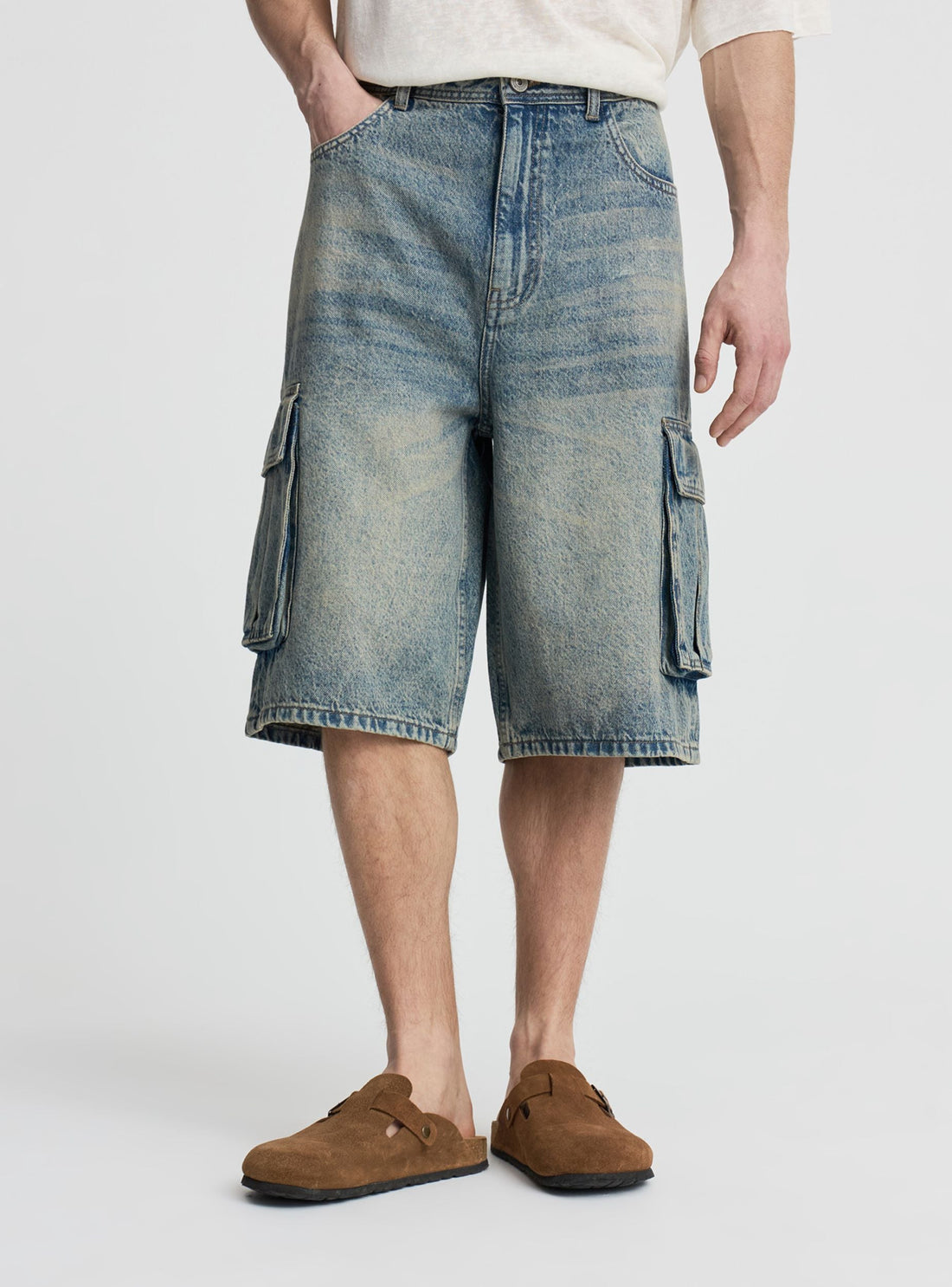 Pantaloncini jeans cargo super baggy a tinta unita