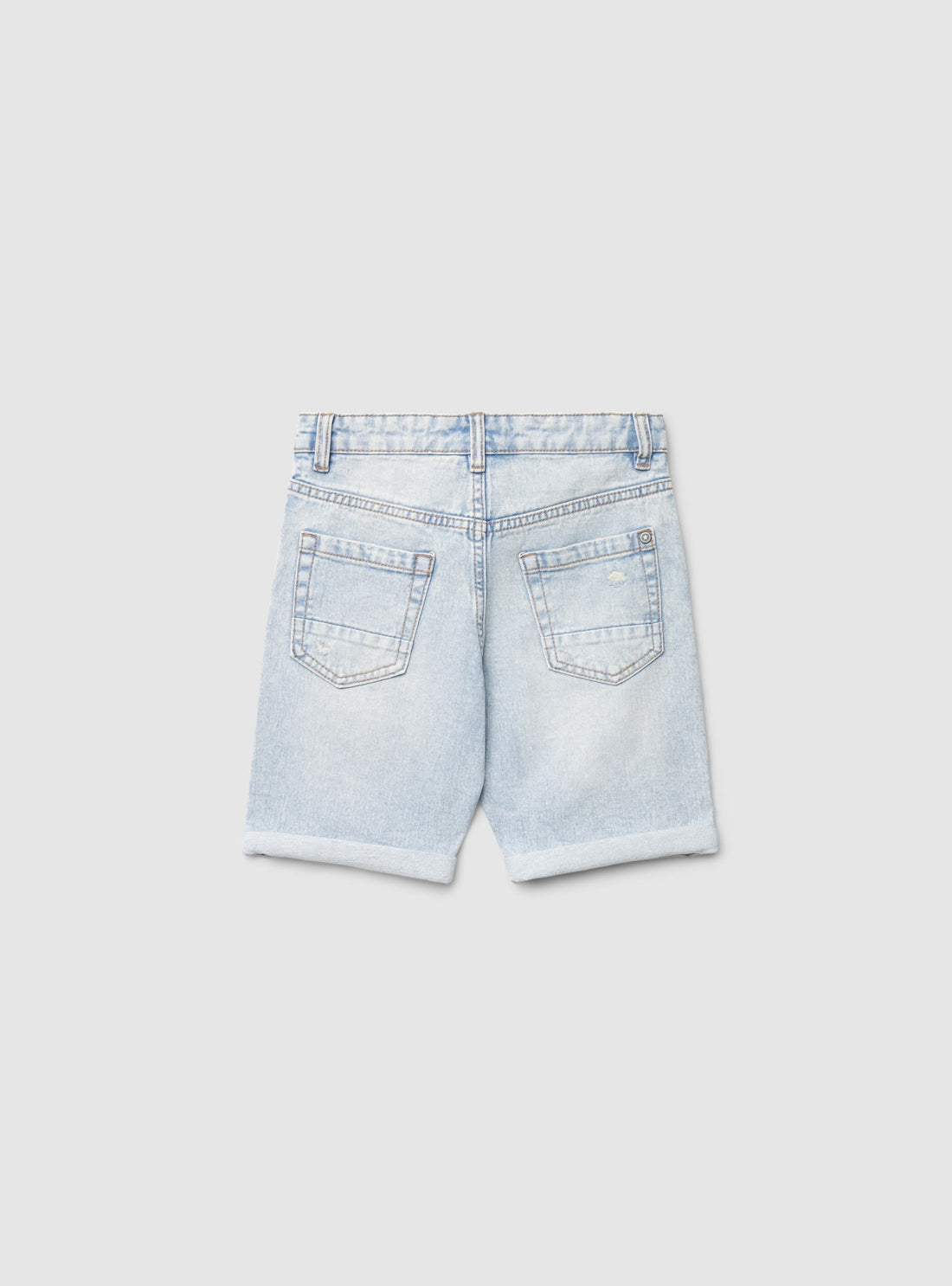 Pantaloncini jeans con strappi
