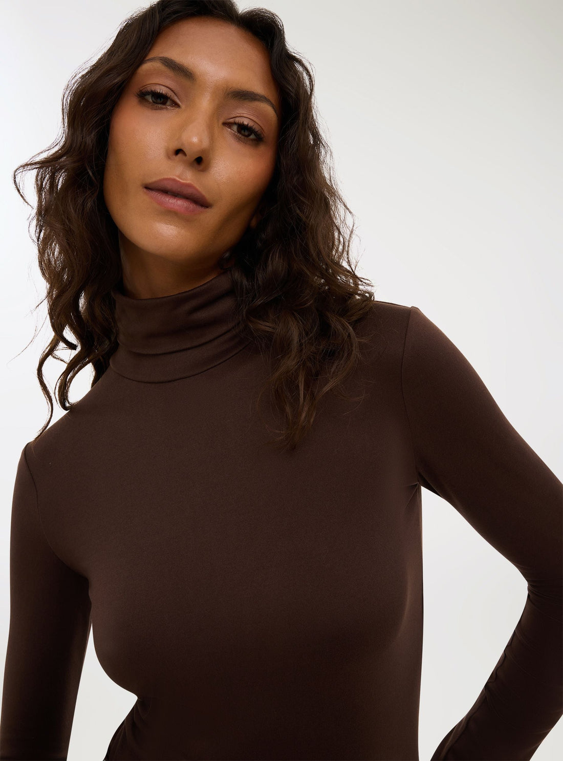 T-shirt basic a lupetto in tessuto caldo