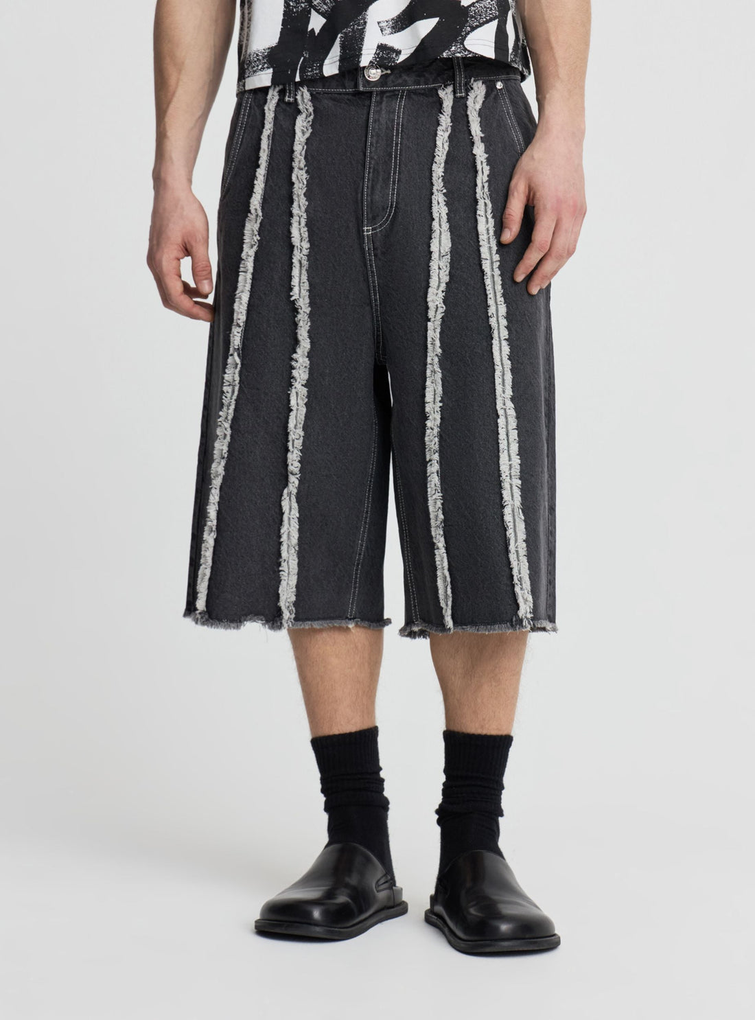 Pantaloncini baggy in denim con inserti sfrangiati TRNPOPLAB
