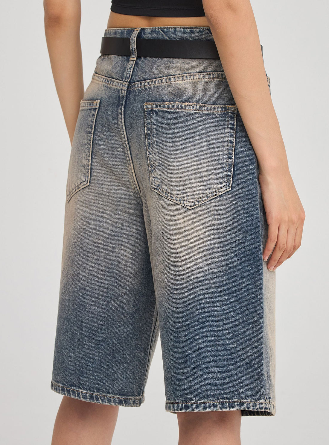 Bermuda di jeans effetto sabbiato