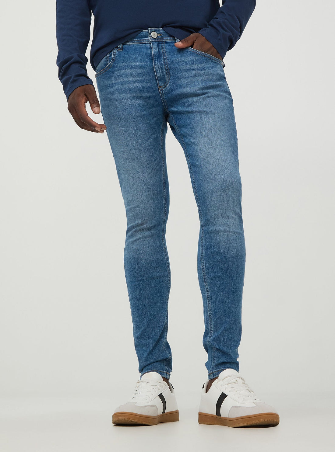 jeans slim fit in denim blu con effetto sfumato