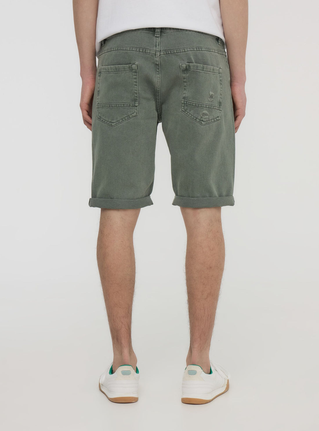 Bermuda in denim con strappi