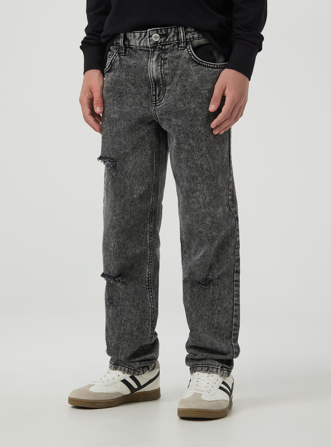 Jeans effetto vintage con strappi