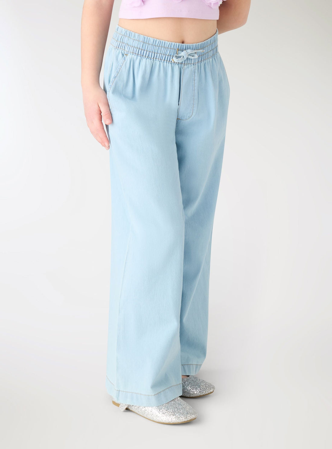 Jeans wide leg con vita elasticizzata e coulisse