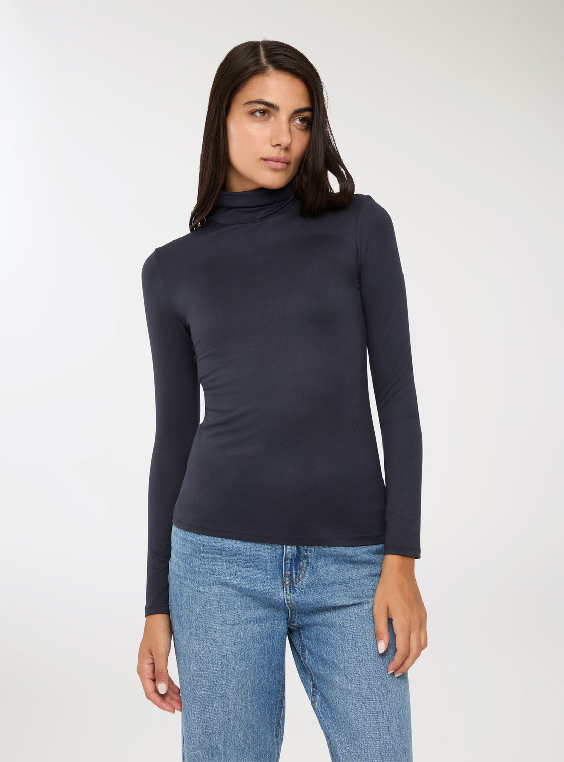 T-shirt basic lupetto in tessuto caldo