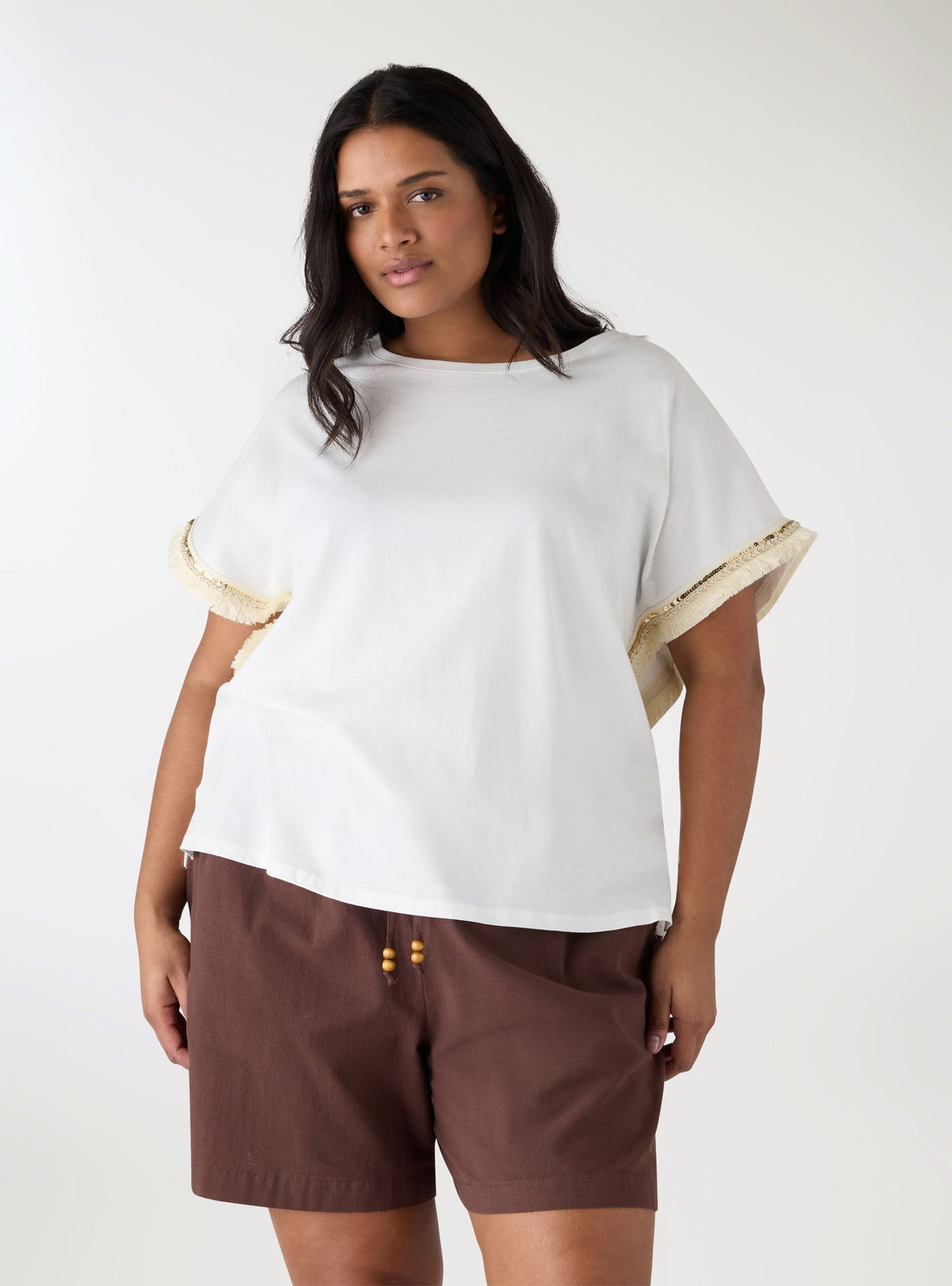 T-shirt Curvy a tinta unita con inserti etnici