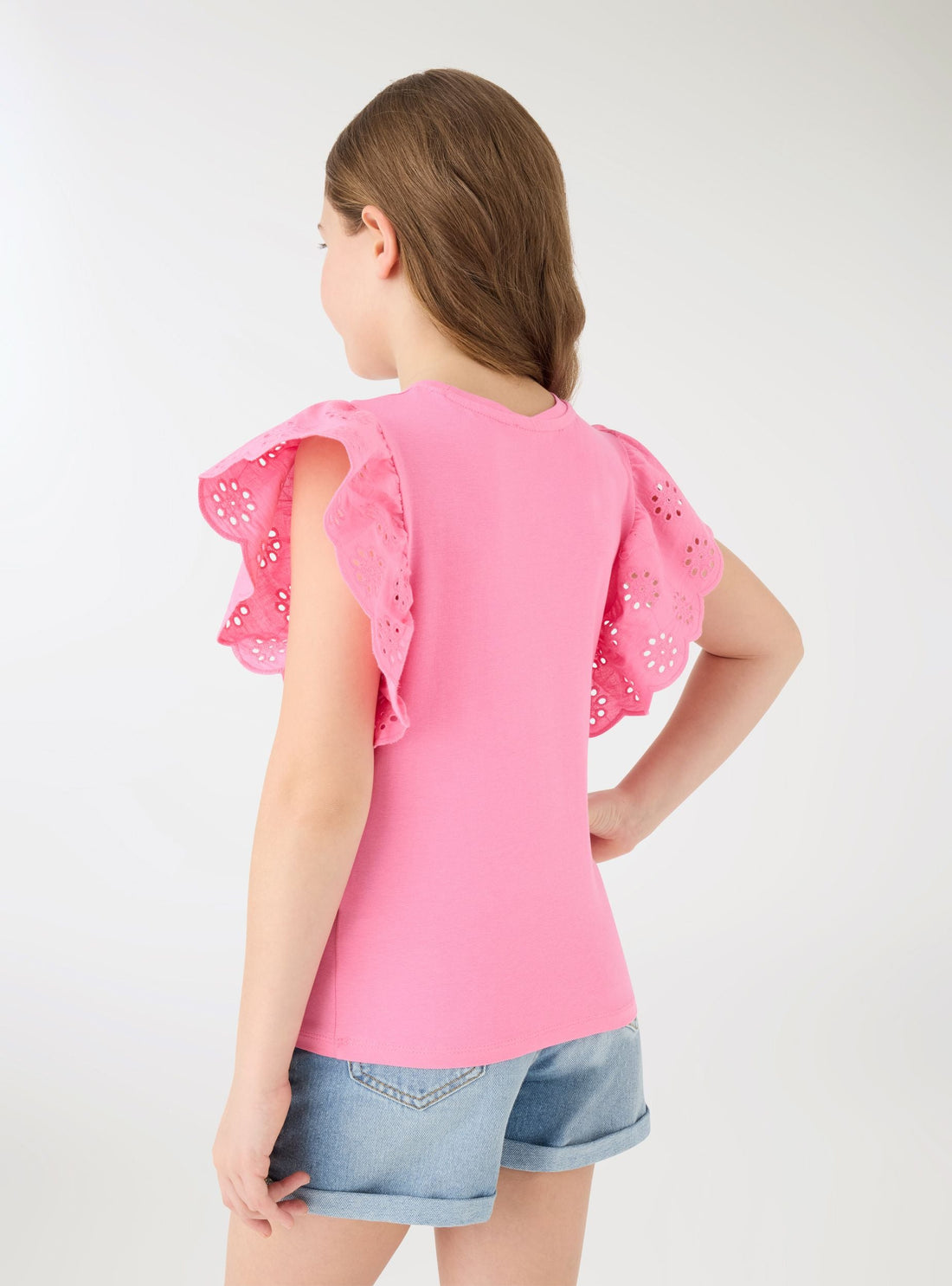 T-shirt con maniche a volant sangallo