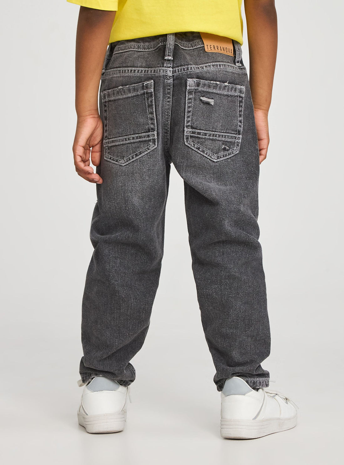 Jeans loose con strappi