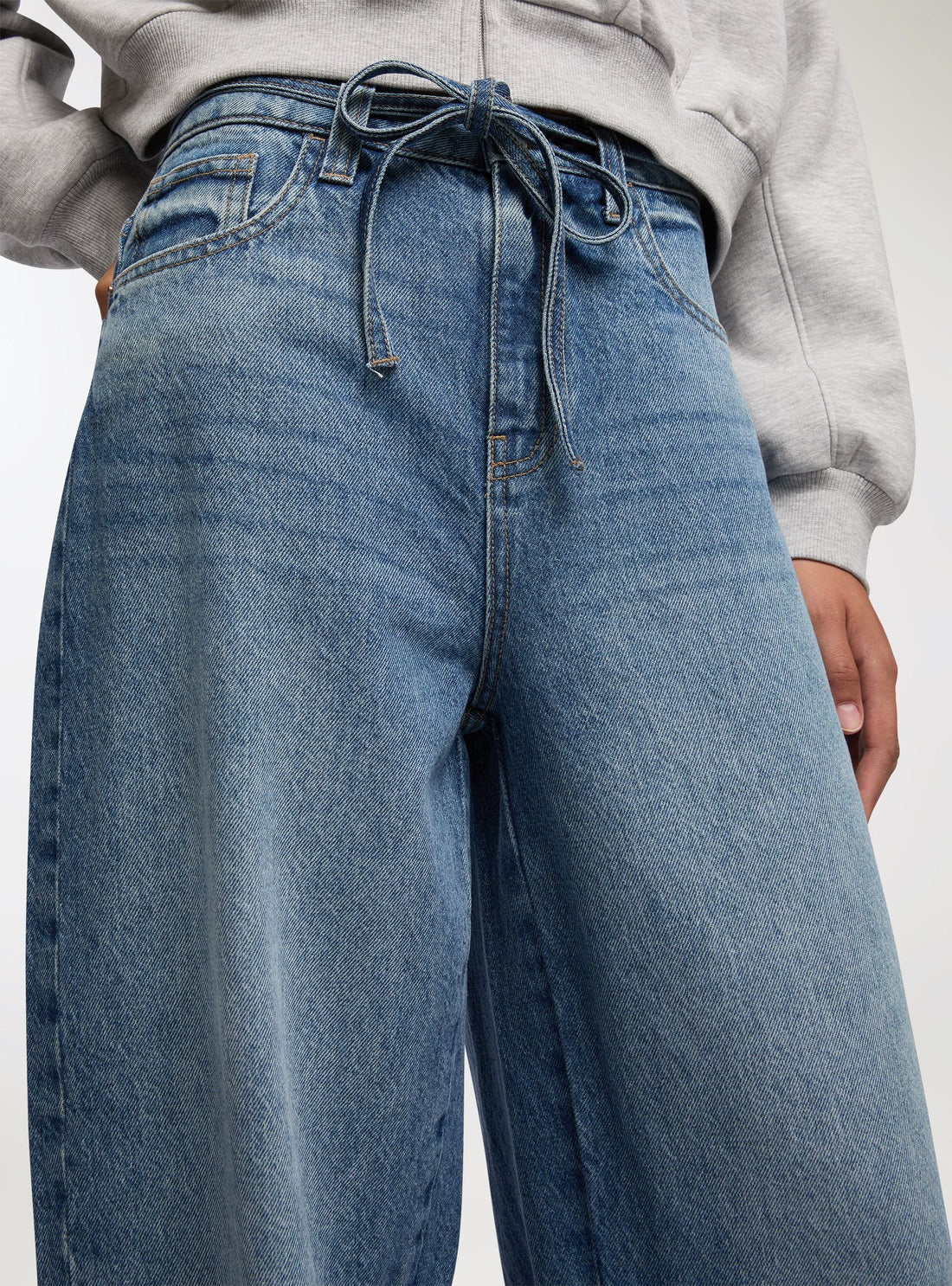 Jeans balloon con cintura