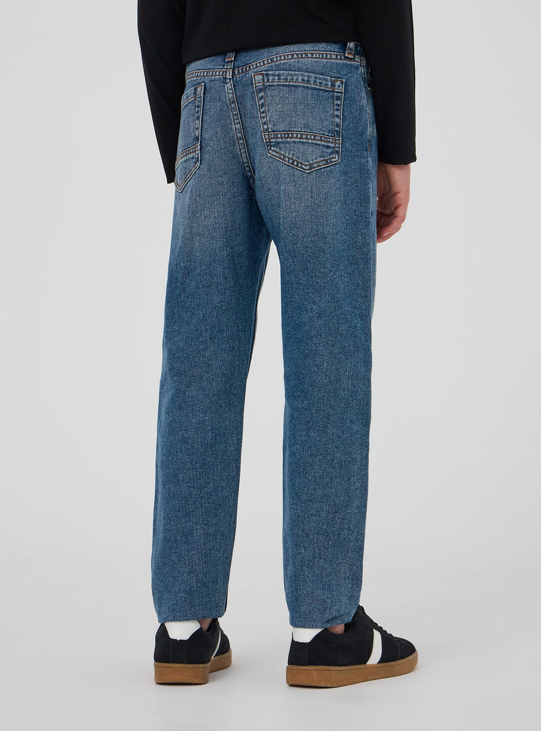 Jeans loose fit con strappi