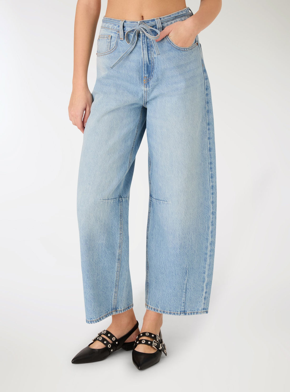Jeans barrel con coulisse