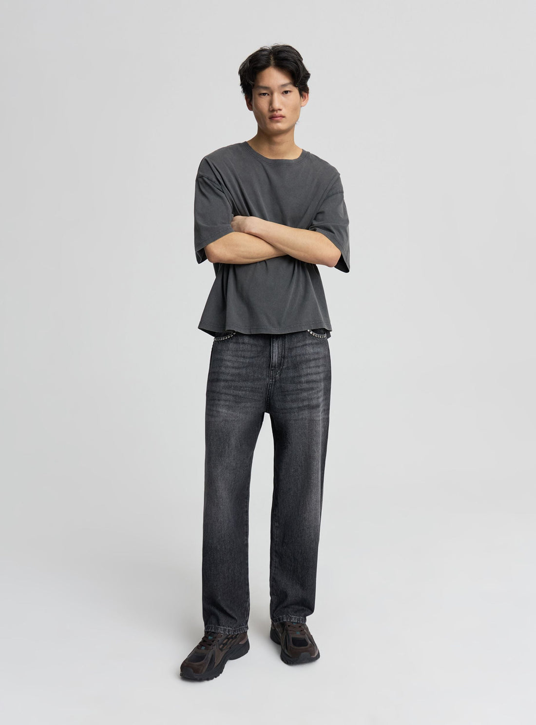 Jeans super baggy con borchie