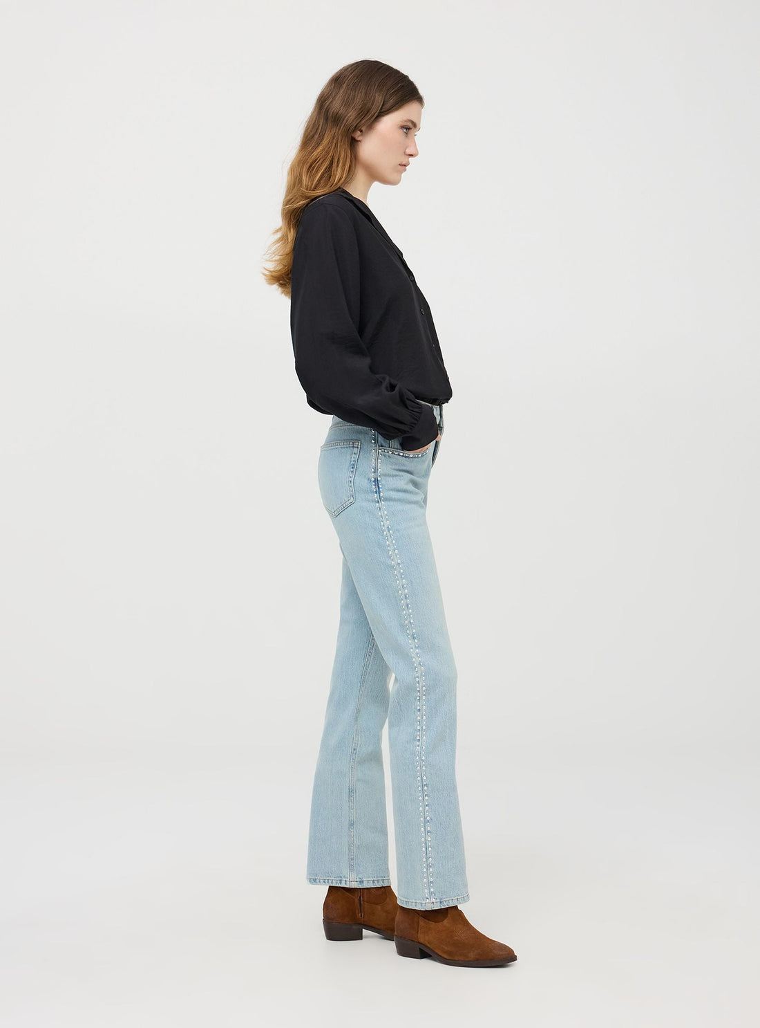 Jeans straight slim fit con borchie