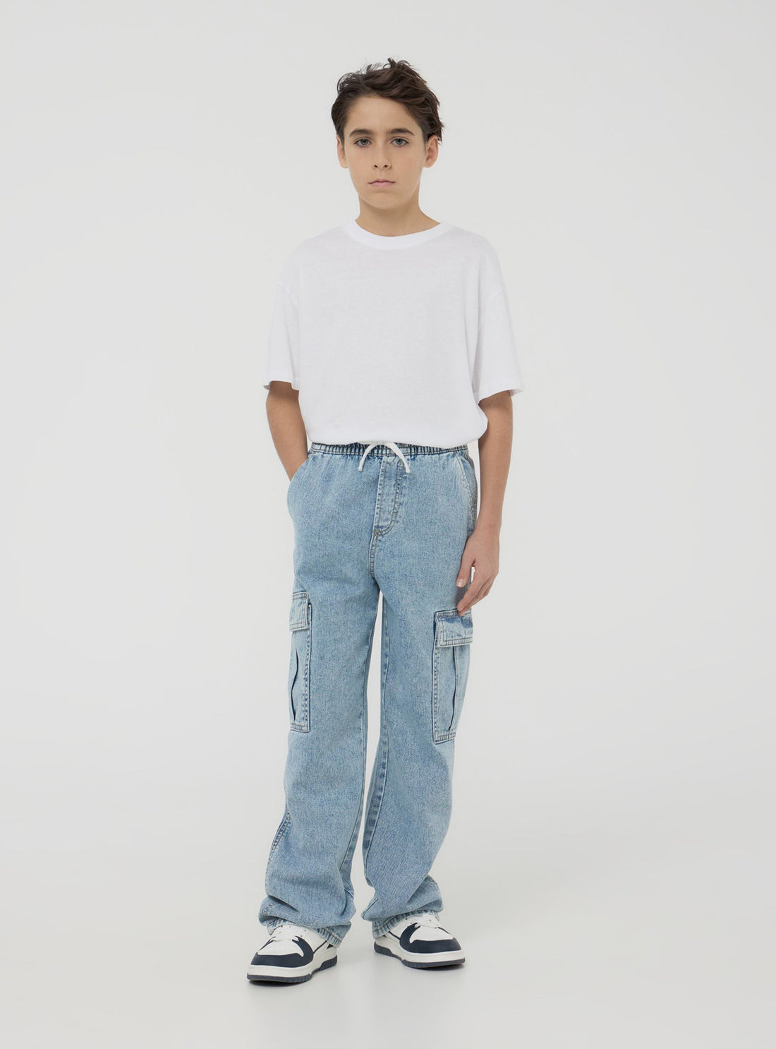 Jeans cargo wide leg con coulisse