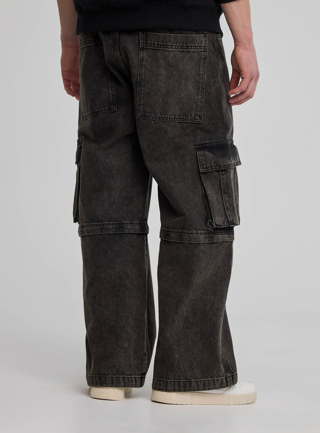 Jeans cargo nero effetto acid wash