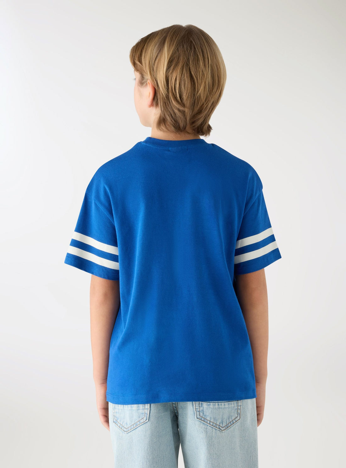 T-shirt con numero e righe