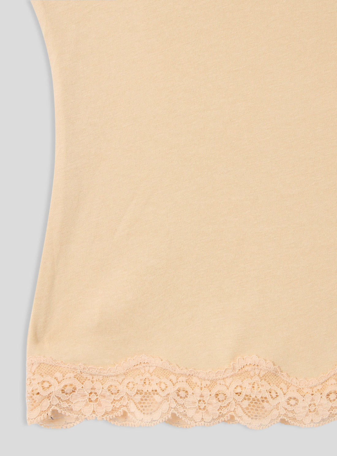 Top con dettagli in pizzo