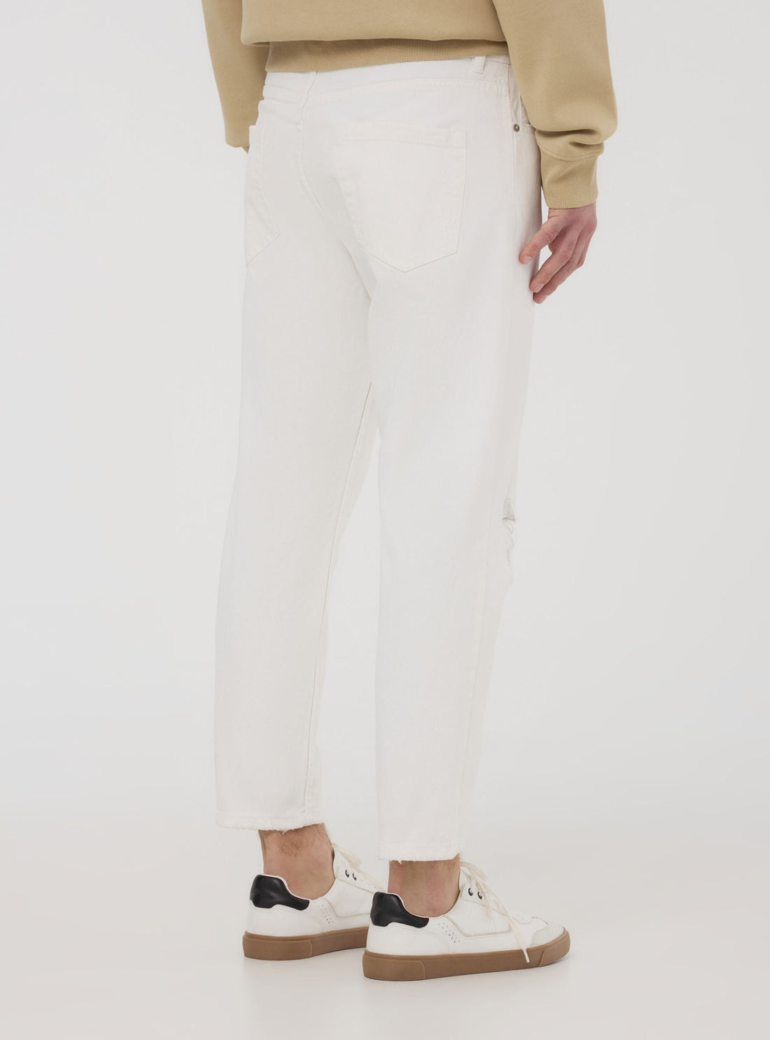Jeans loose fit con strappi