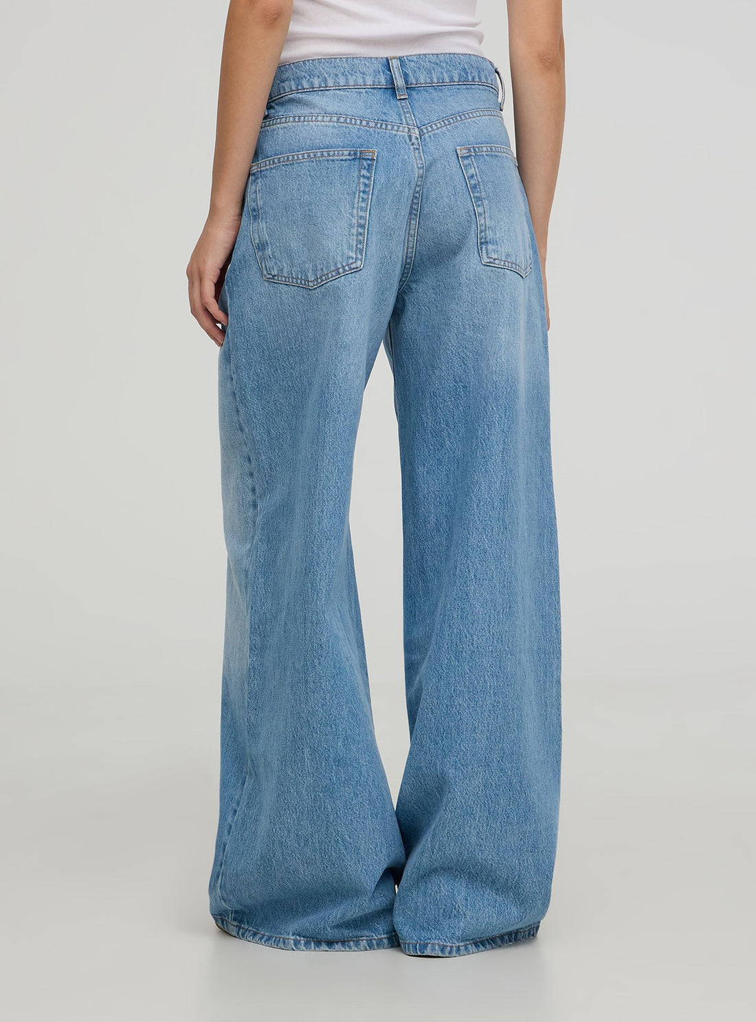 Jeans wide leg con pinces