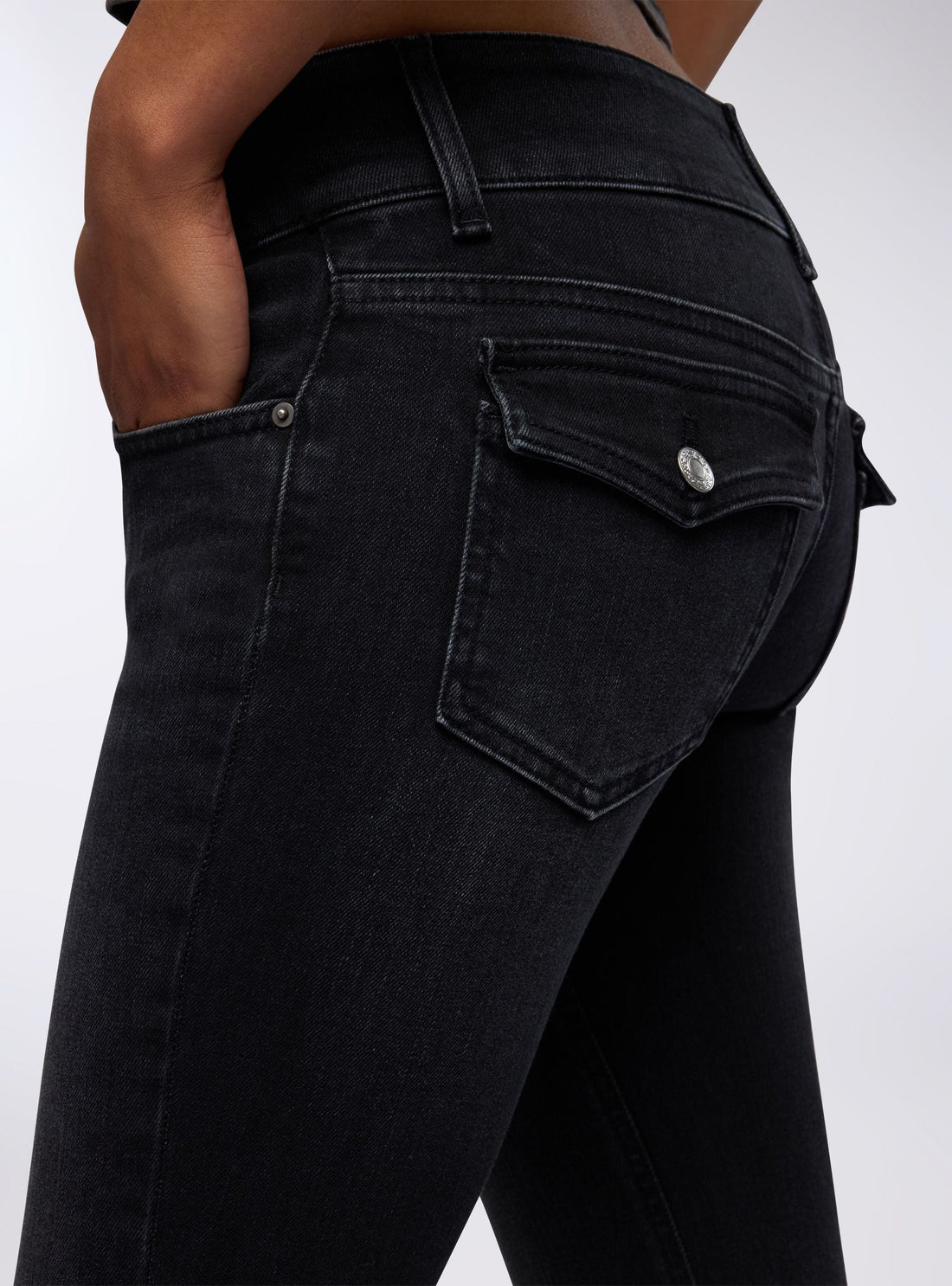 Jeans a vita bassa flare