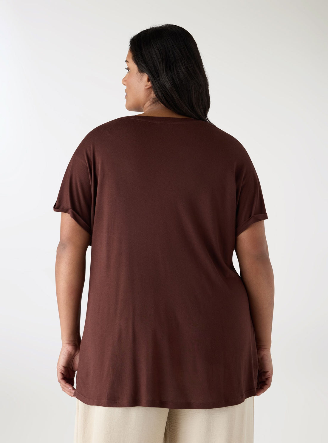 T-shirt con scollo a V