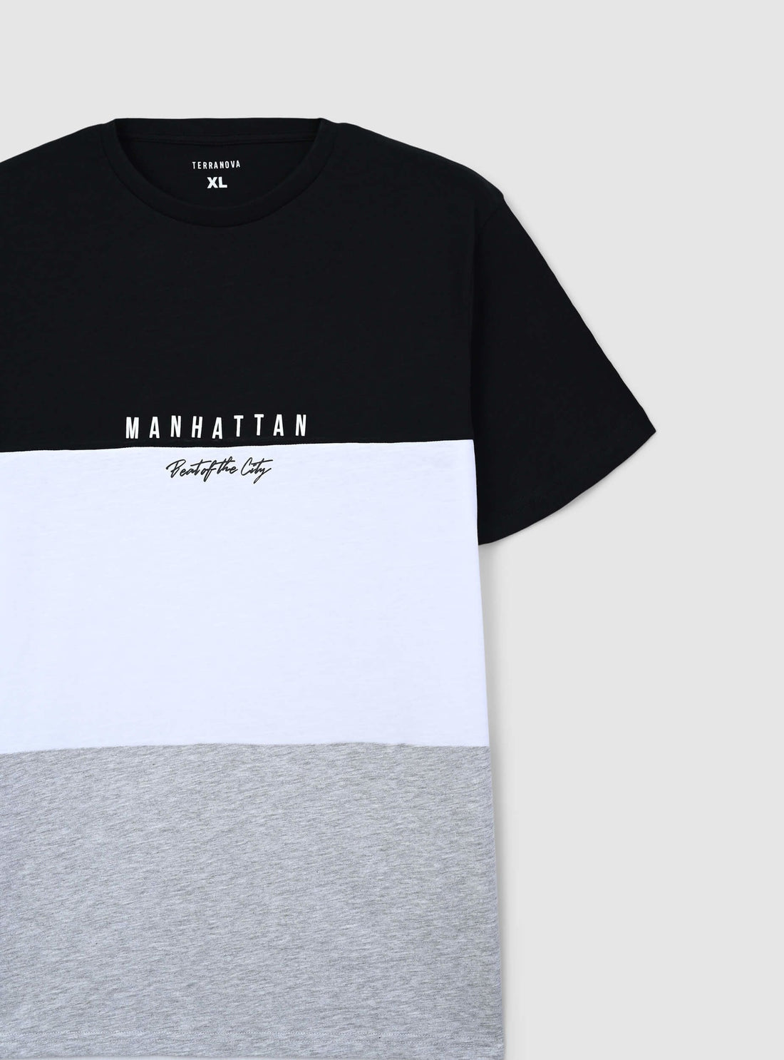 T-shirt block color con scritta