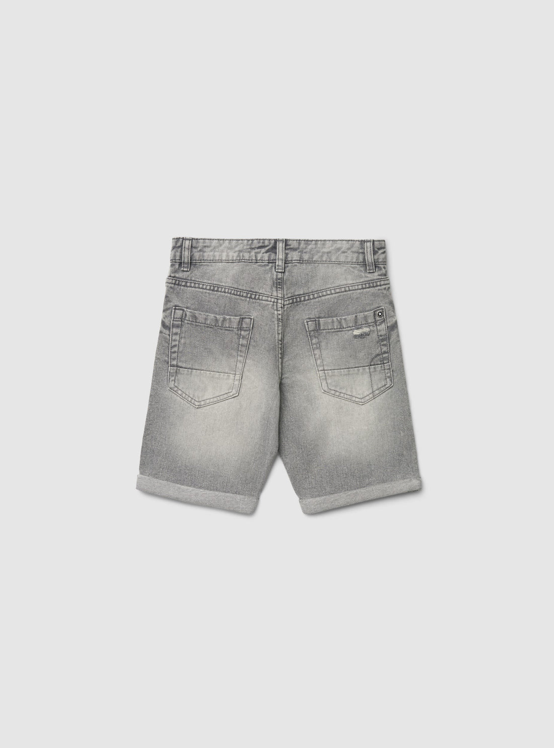 Pantaloncini jeans con strappi