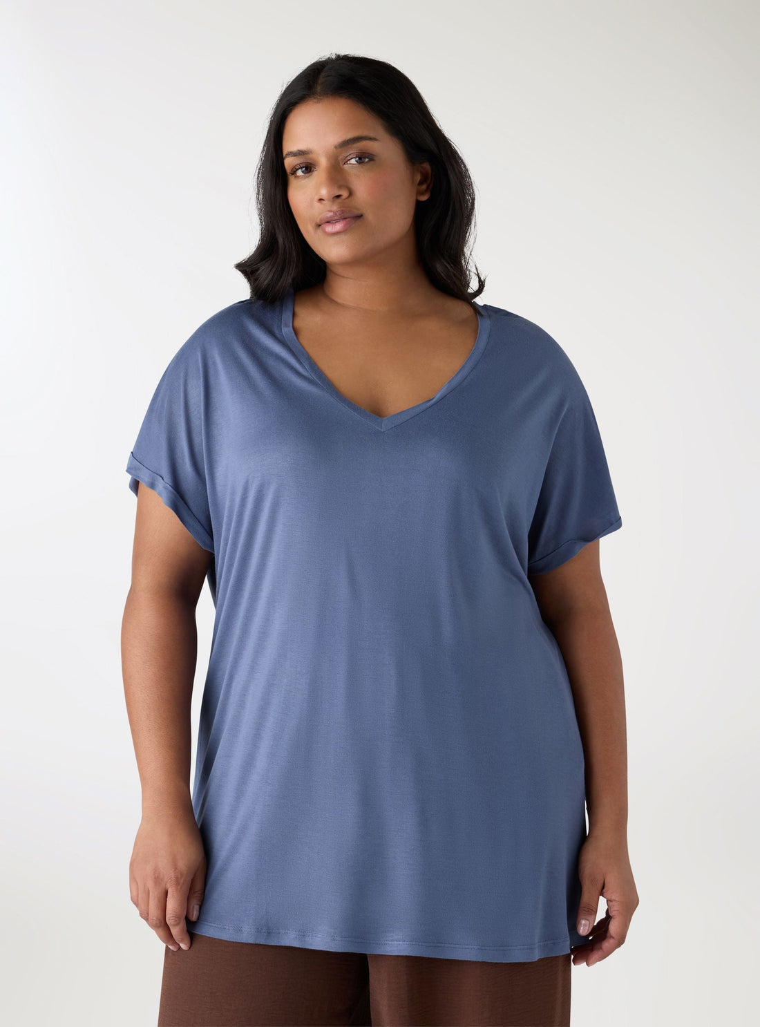 T-shirt con scollo a V