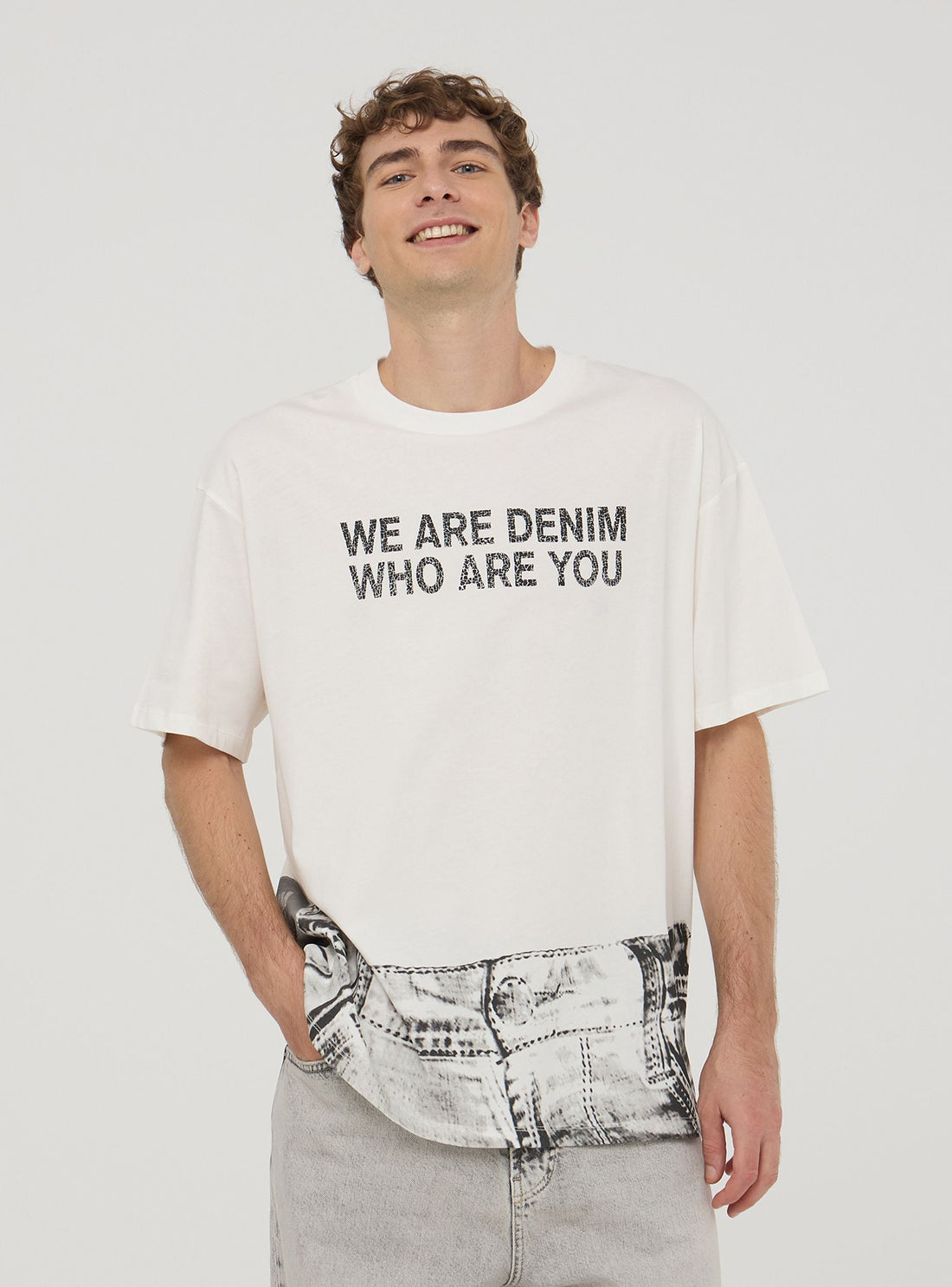 T-shirt loose fit con stampa effetto jeans