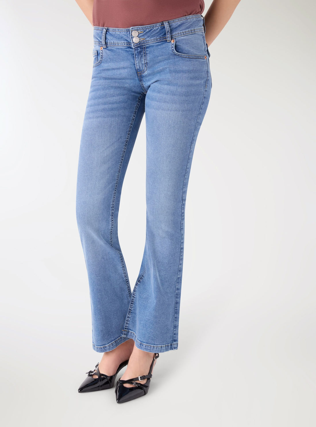 Jeans a zampa vita bassa