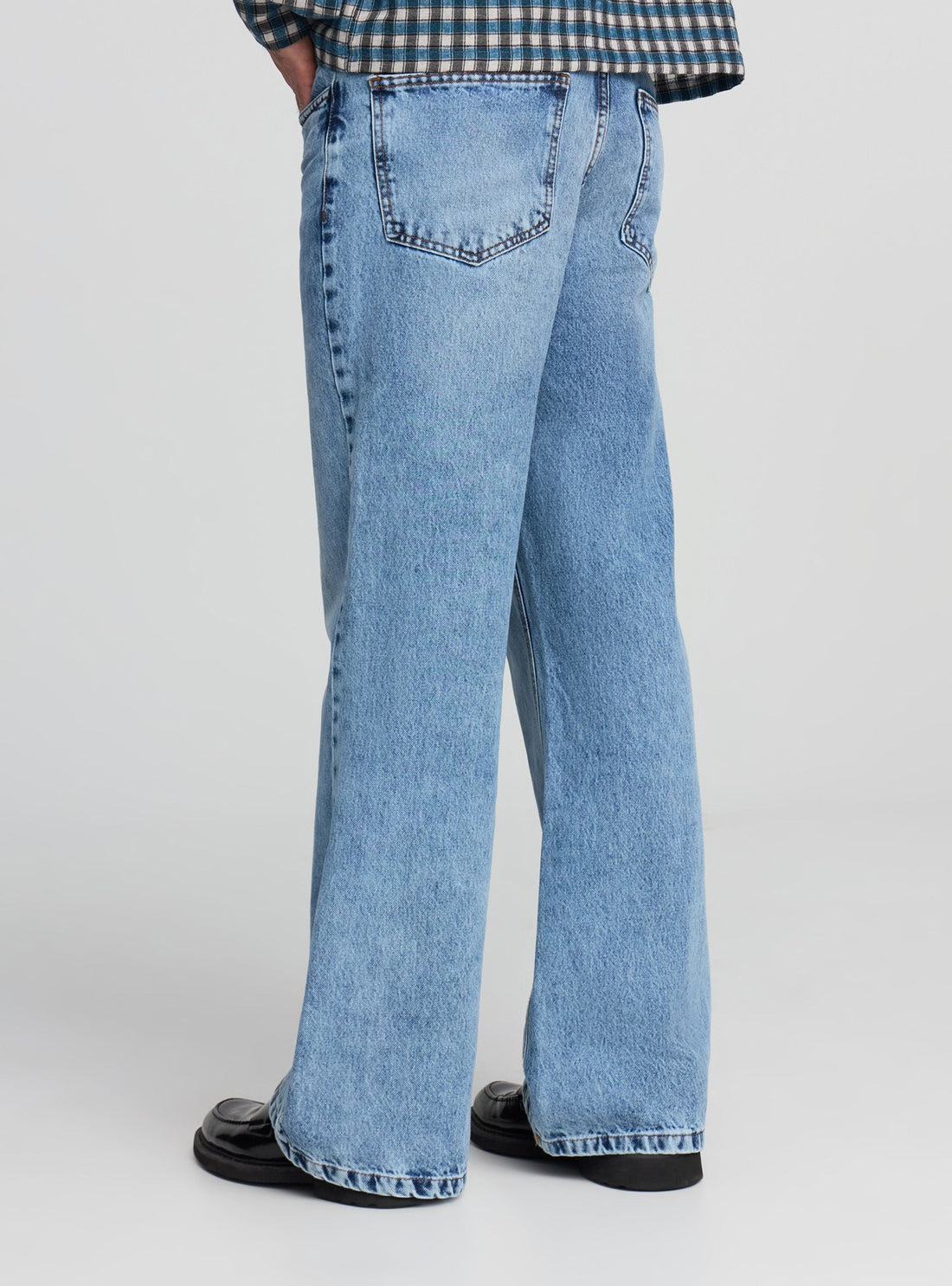 Jeans baggy flare tinta unita