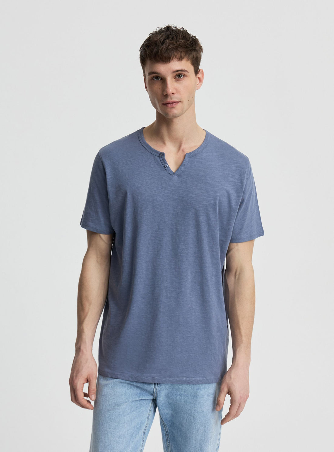 T-shirt con scollo serafino