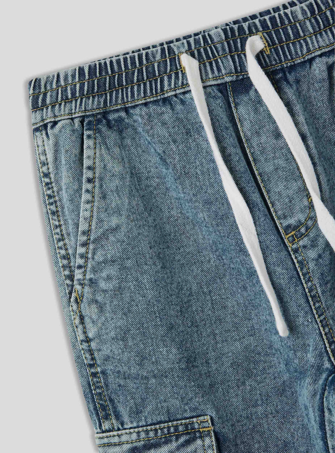 Jeans cargo wide leg con coulisse