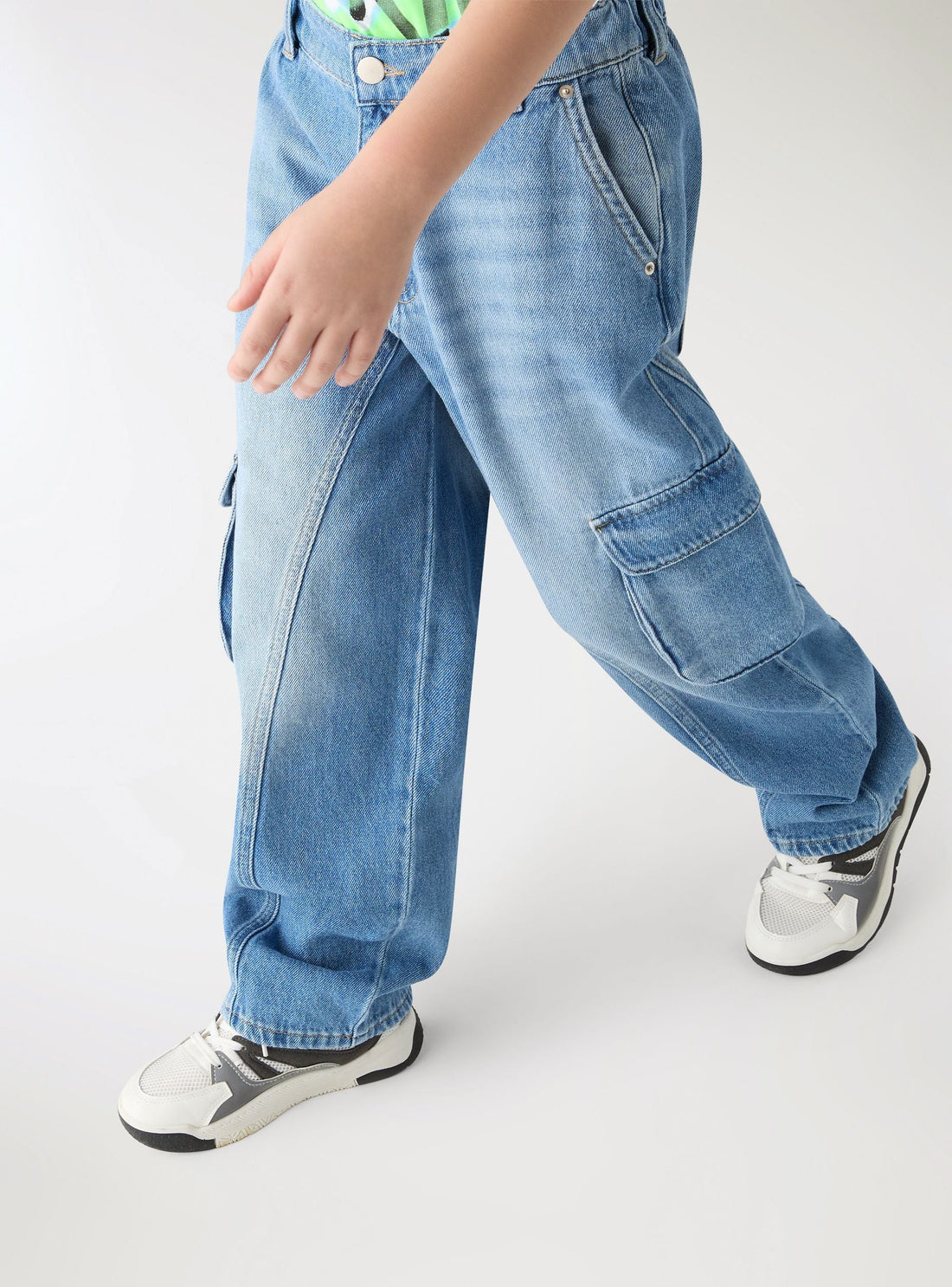Jeans cargo a tinta unita