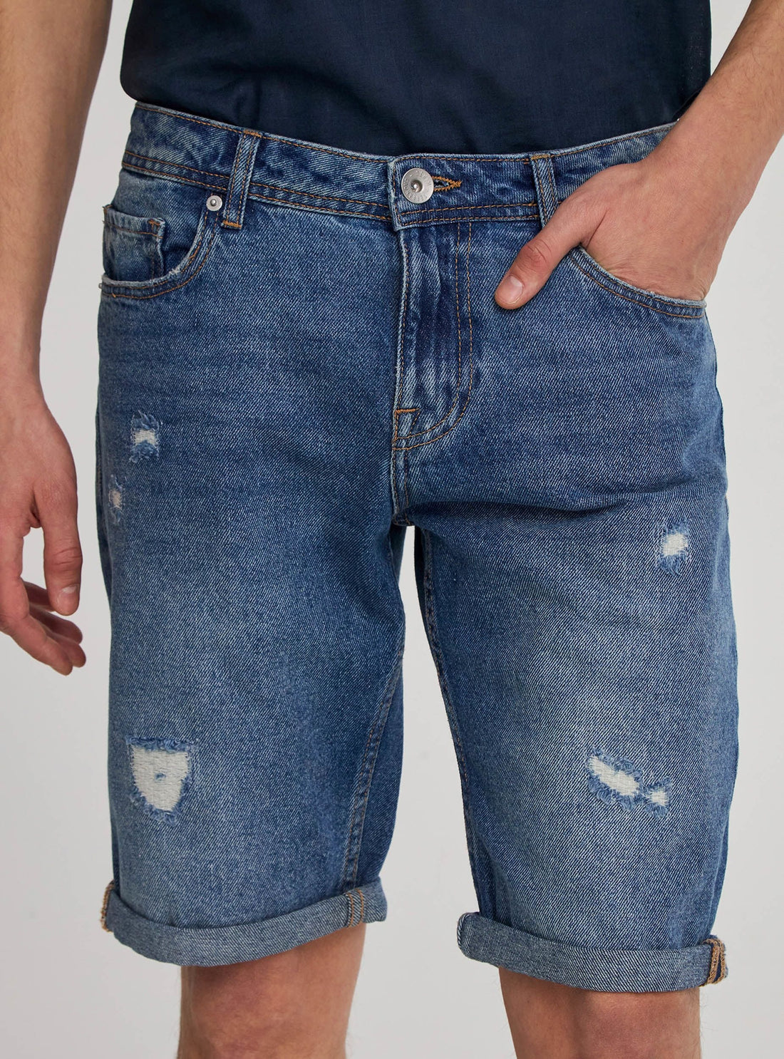 Bermuda jeans con strappi