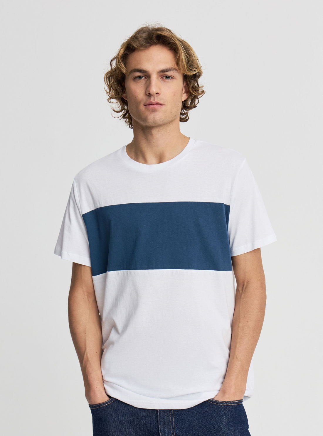 T-shirt con banda a contrasto