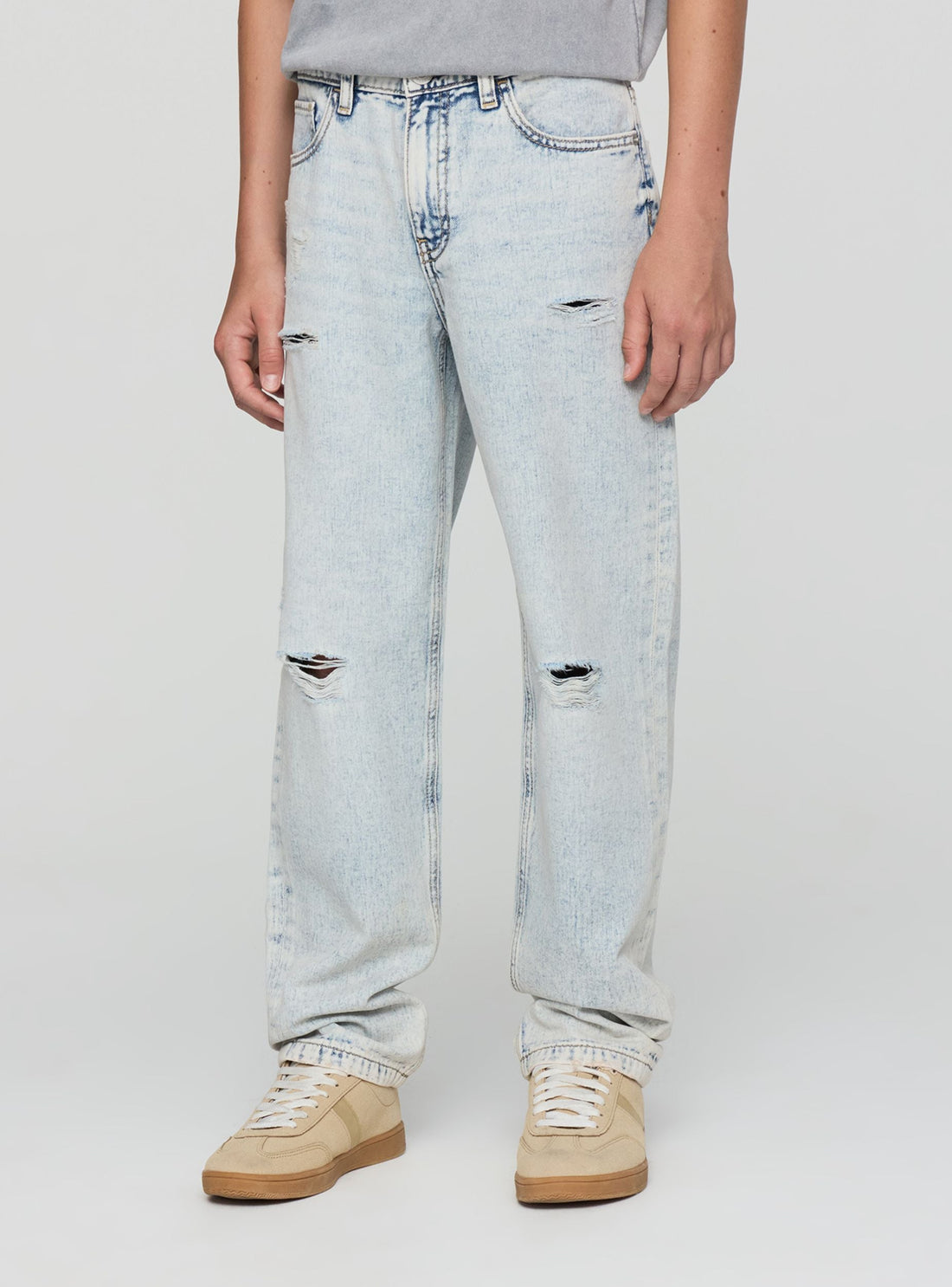 Jeans chiari regular con strappi