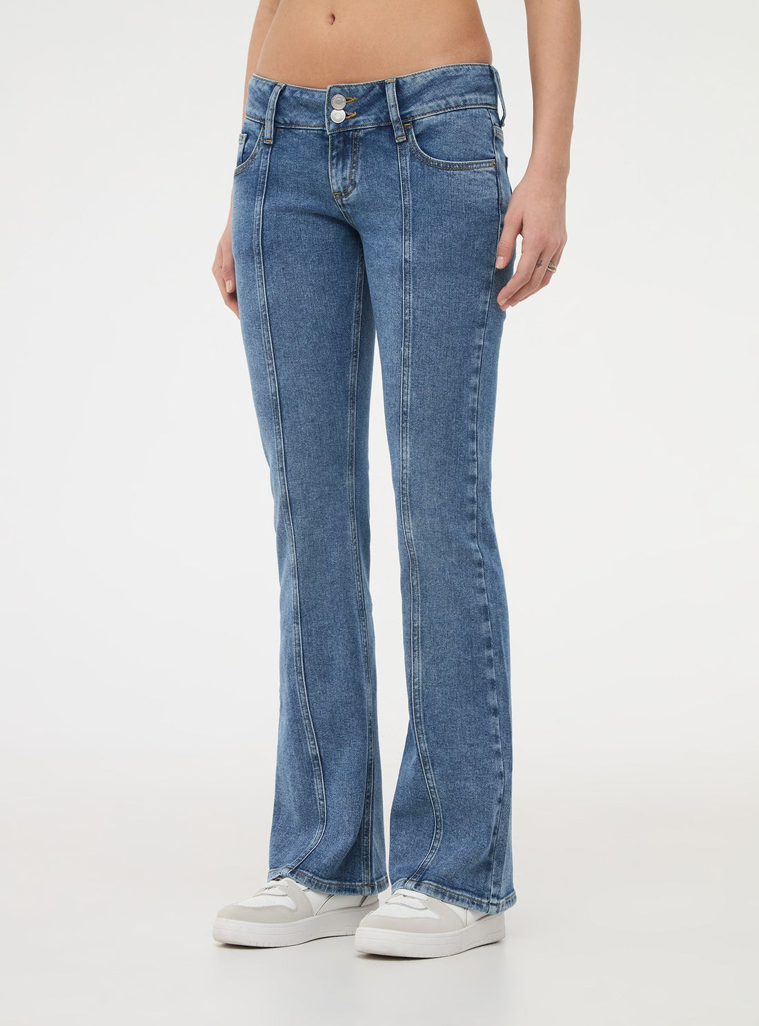 Jeans a zampa vita bassa