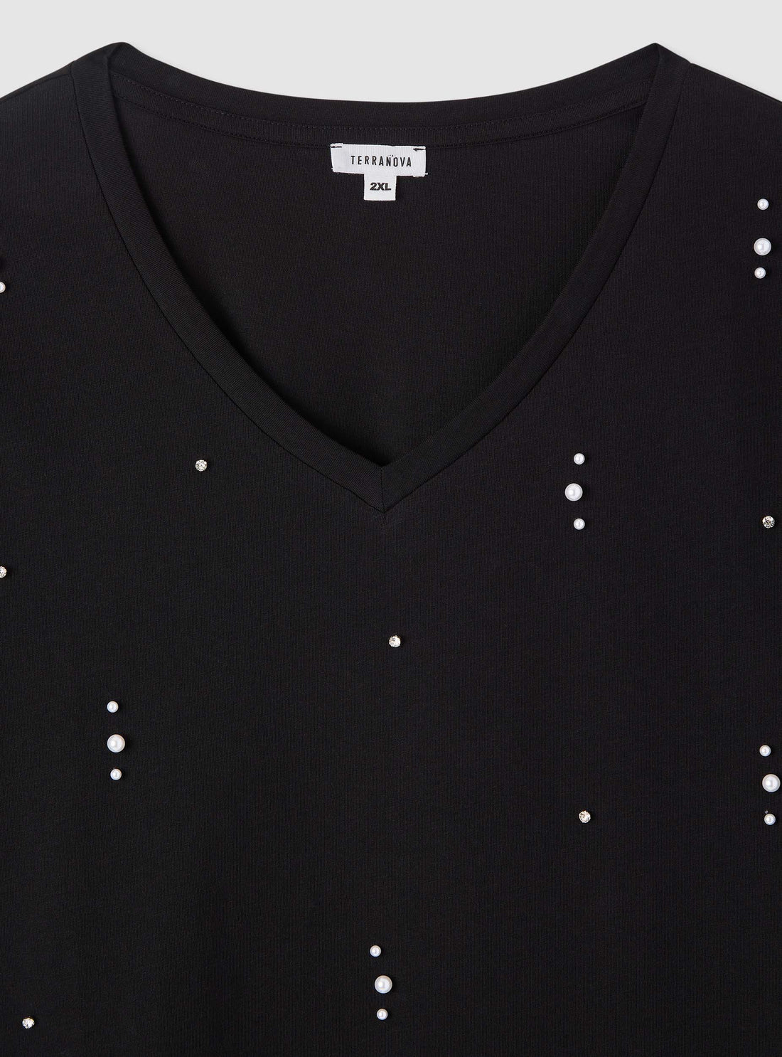 T-shirt con scollo a V e applicazioni