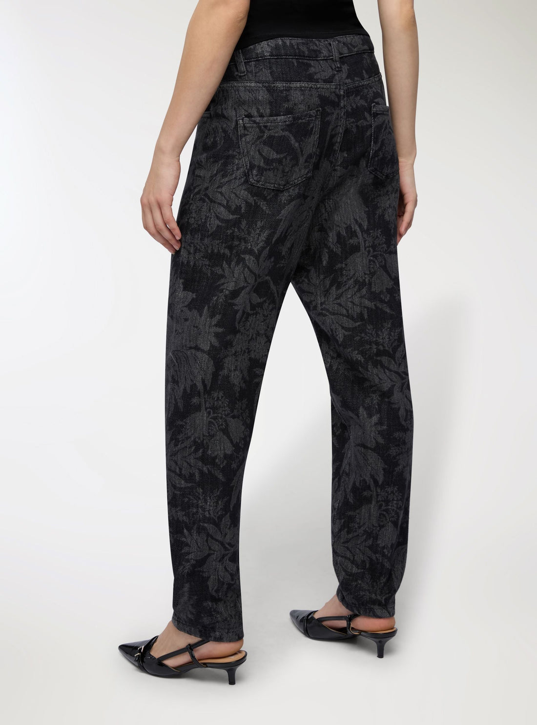 Jeans con stampa floreale