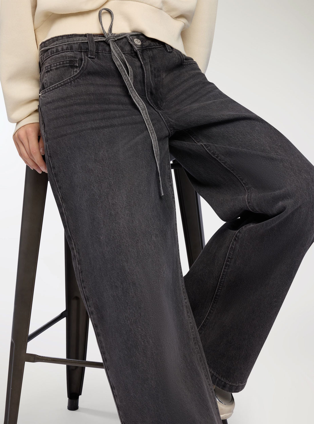 Jeans super wide leg con cintura