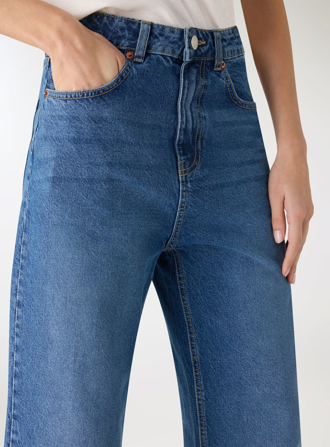 Jeans wide leg con risvolto