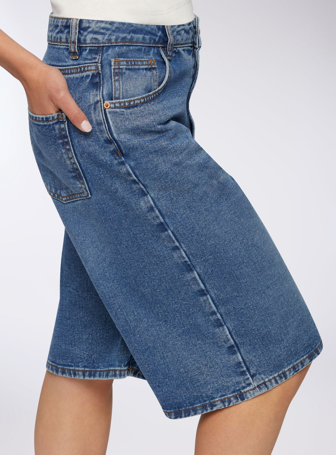 Bermuda di jeans
