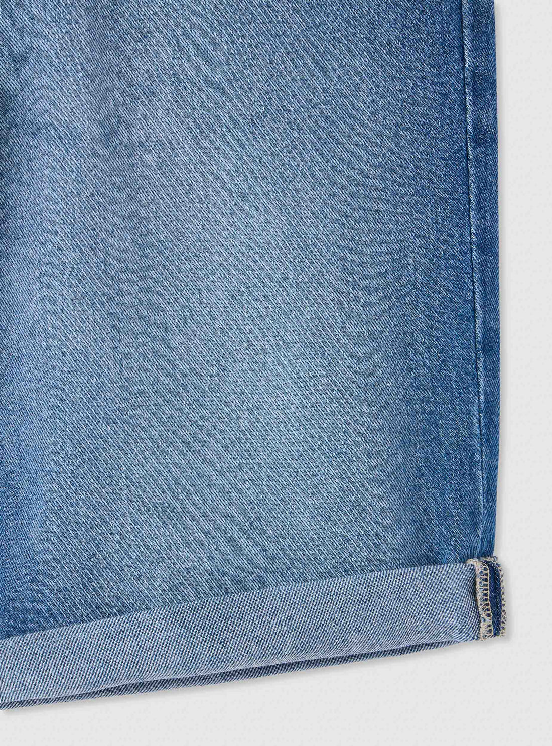 Pantaloncini jeans con risvolto