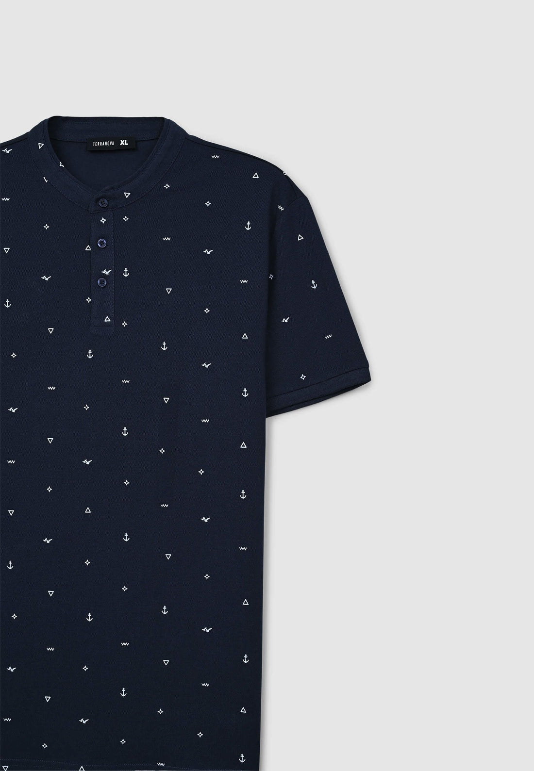 T-shirt serafino con colletto coreana in microfantasia