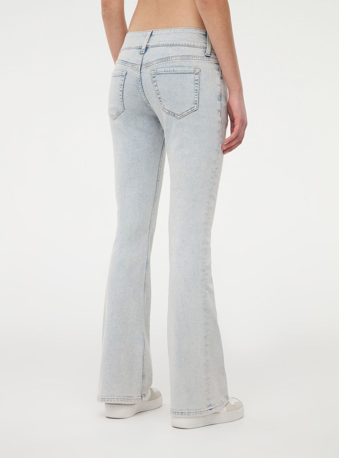 Jeans a zampa vita bassa
