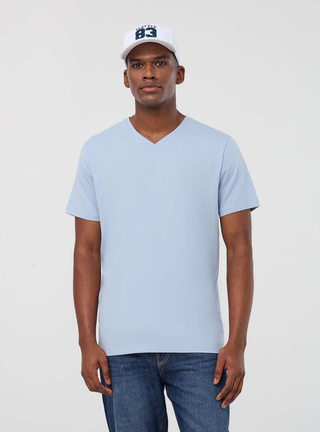 T-shirt basic con scollo a v