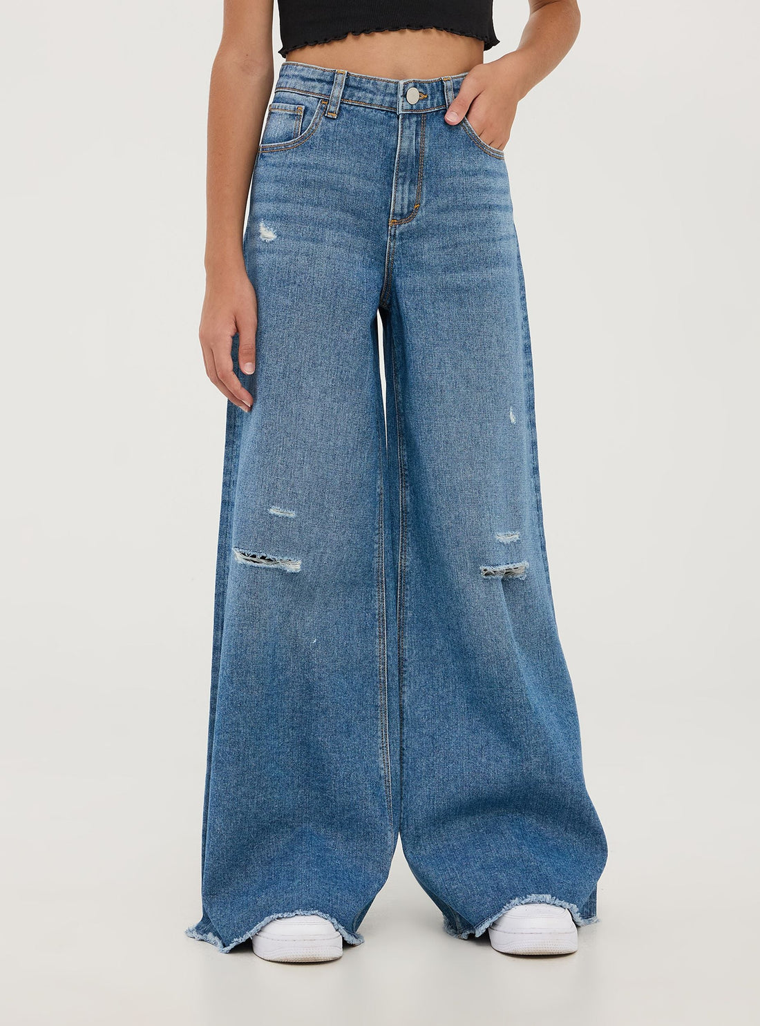 Jeans wide leg con strappi