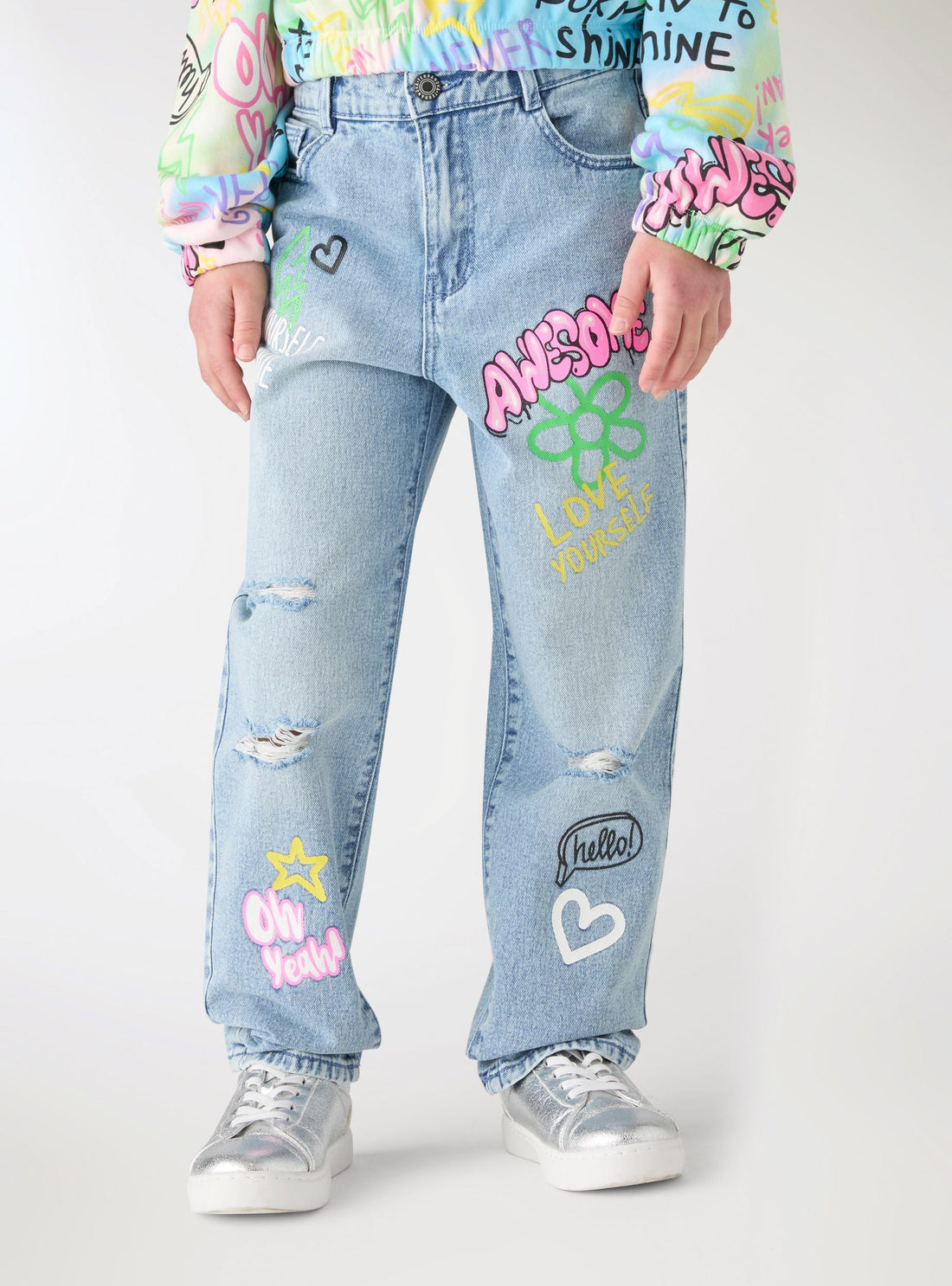 Jeans mom con stampa e strappi